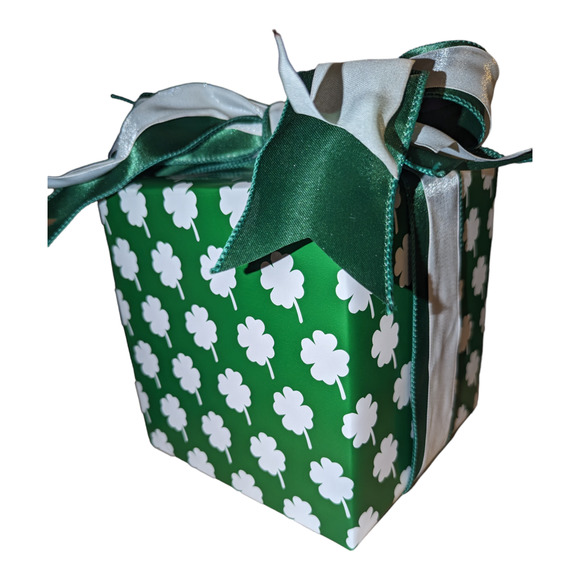 Annalee Saint Patrick's Day 6in Irish Boy with Pot of Gold - Gift Wrapped! - Picture 3 of 3